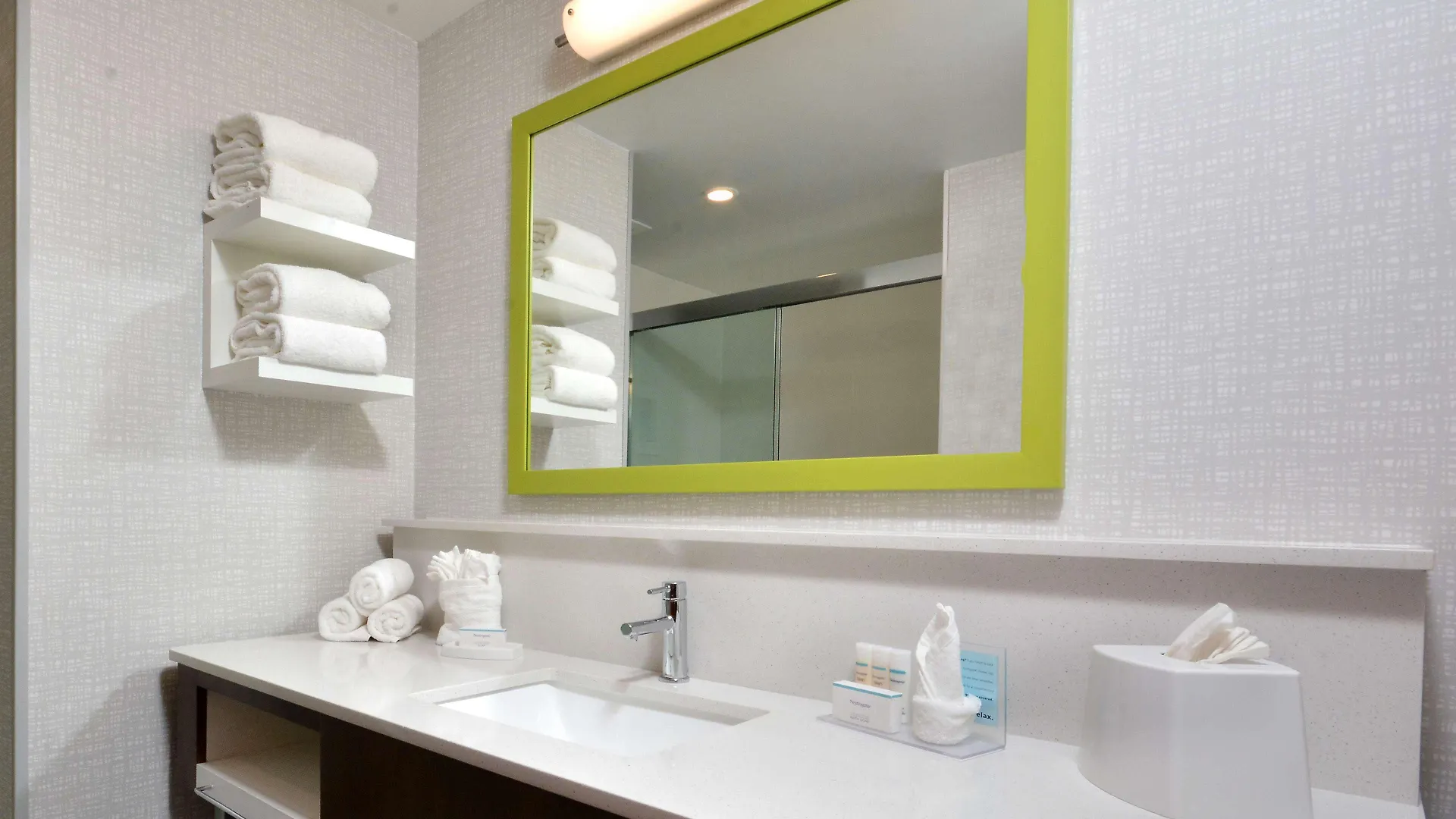 Hampton Inn & Suites Charlotte North I 485 Hotel
