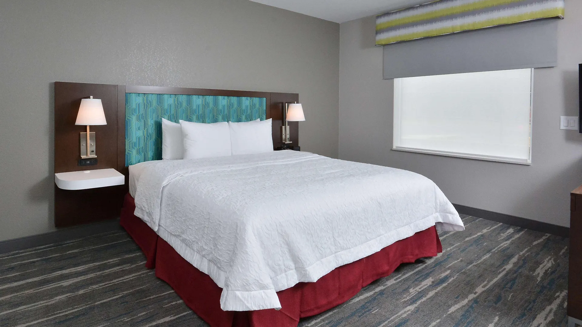 Hampton Inn & Suites Charlotte North I 485 Hotel