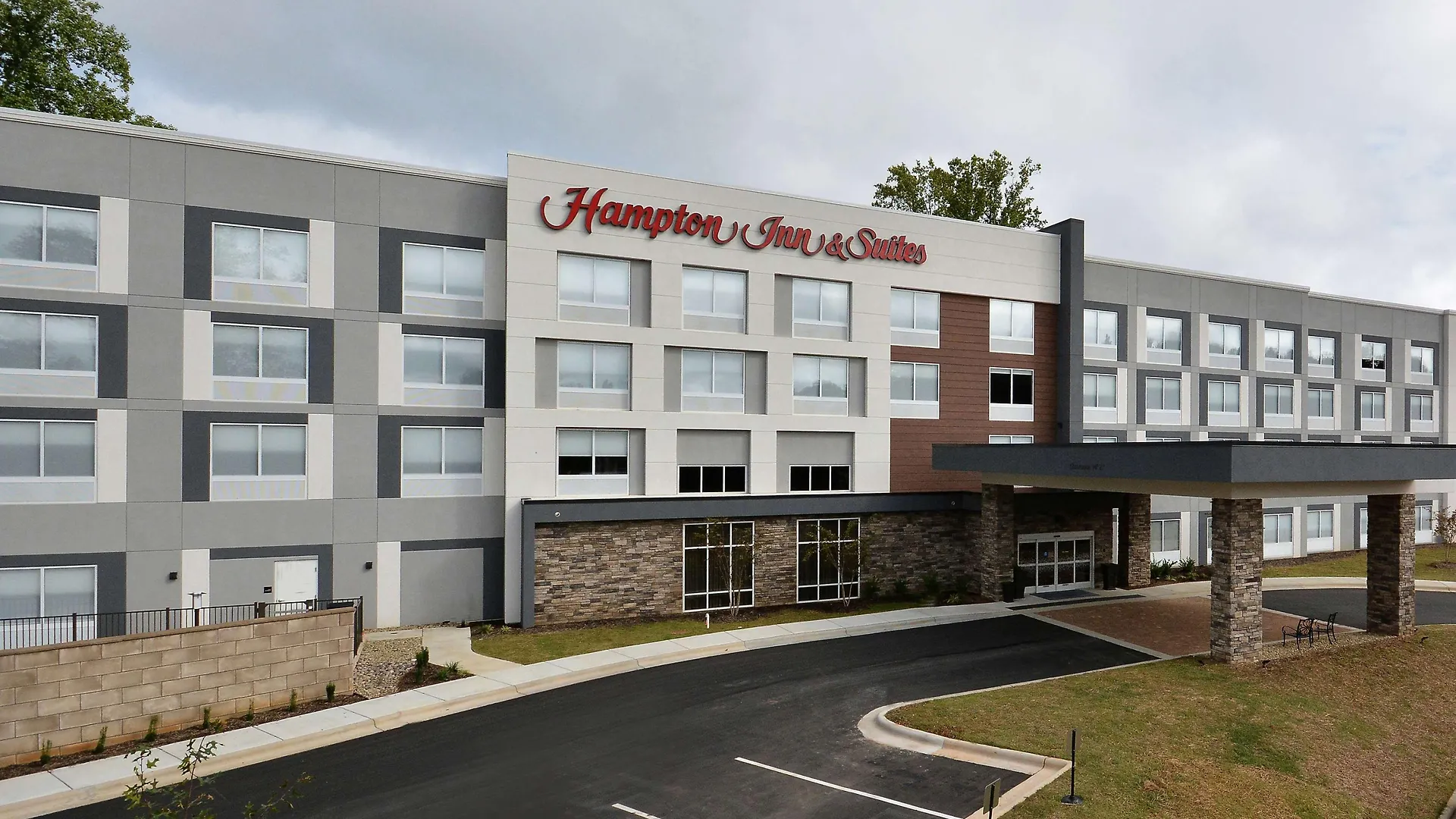Hampton Inn & Suites Charlotte North I 485 Hotel