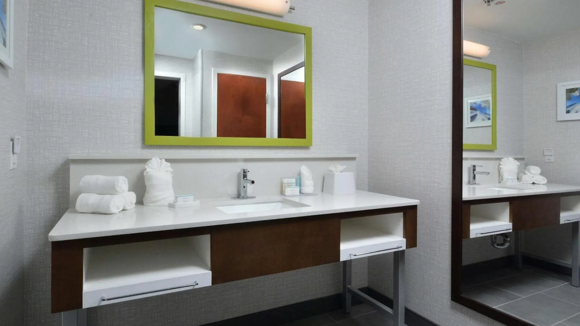 *** Hotel Hampton Inn & Suites Charlotte North I 485 United States