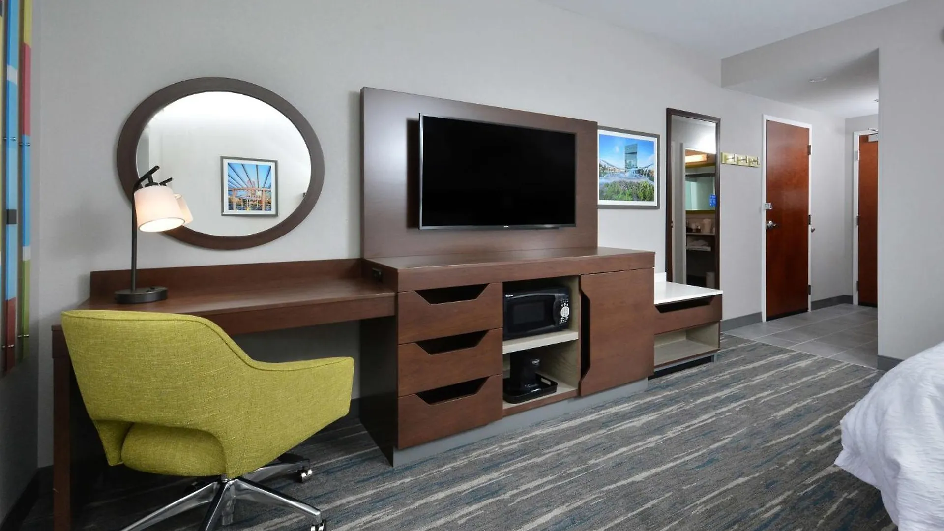 Hampton Inn & Suites Charlotte North I 485 Hotel